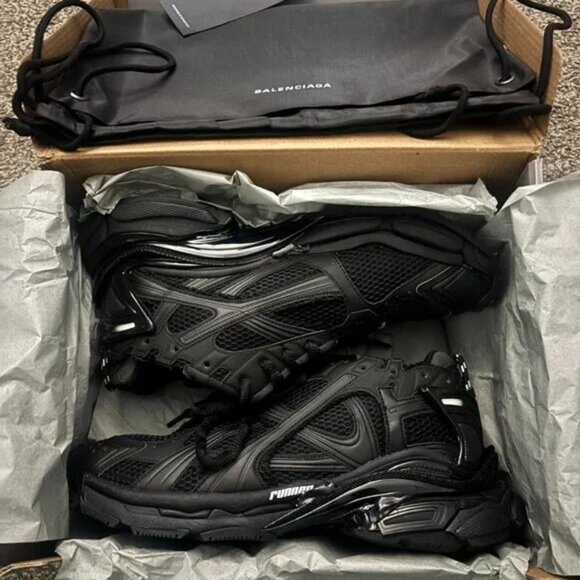 Balenciaga Men's Black Trainers - Picture 1 of 5